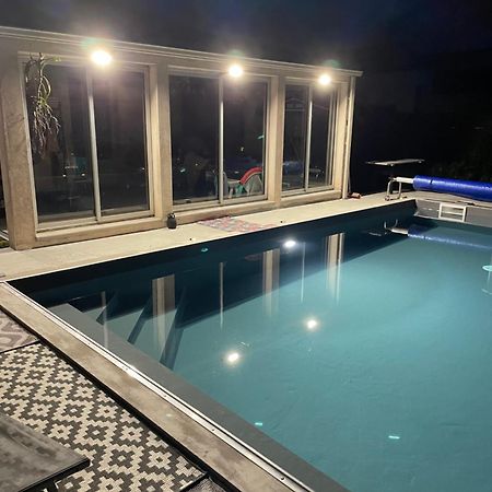 Au Calme Dans Le Marais Avec Piscine Hotell Yves Exteriör bild