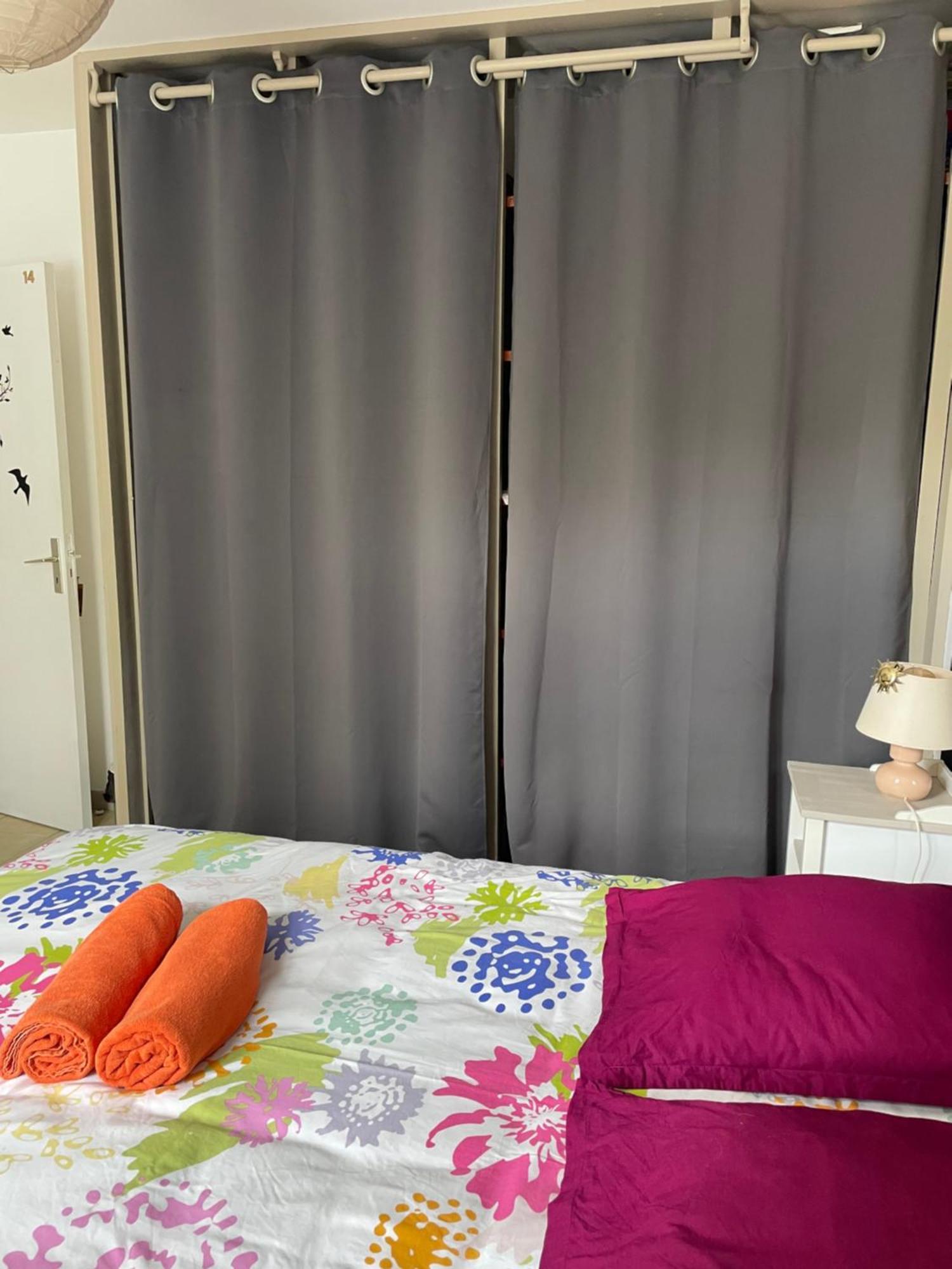 Au Calme Dans Le Marais Avec Piscine Hotell Yves Exteriör bild